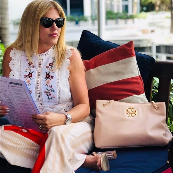 Meet your Posher, Alina - Picture 1 of 2